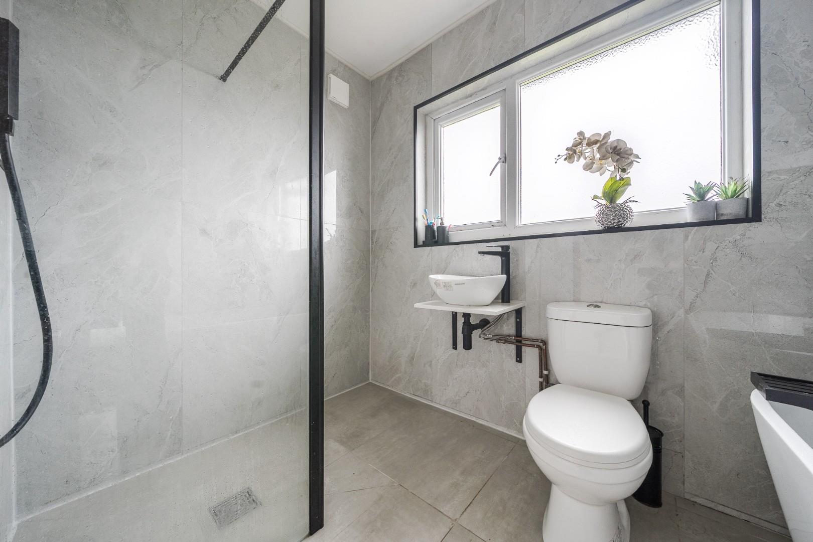 Overland Road, Mumbles, Swansea, SA3 4LP